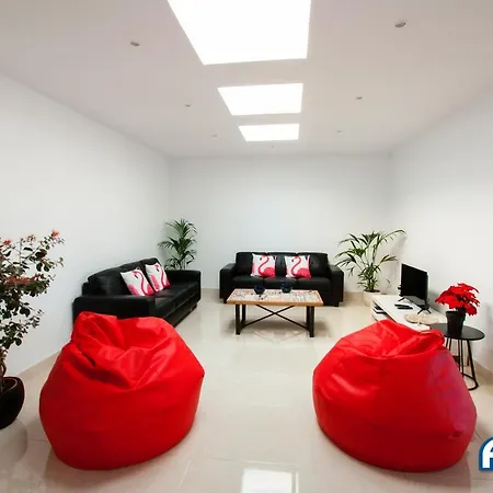 Lovely 3-bed With Studio In Playa Blanca Βίλα