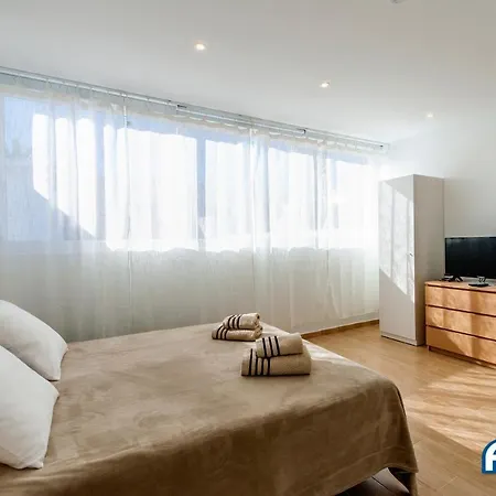 Lovely 3-bed With Studio In Playa Blanca *